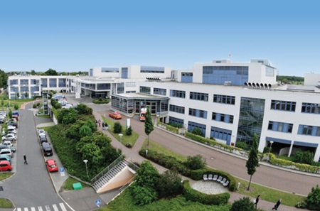 An exterior photo of Städtisches Klinikum hospital in Dessau, Germany 